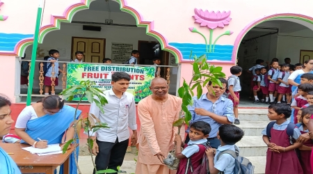 Nearly 1,000 fruit saplings, including Mango, Jackfruit, Jamun, and Lemon, was distributed