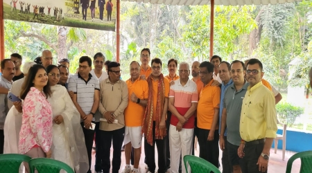 On 8th March, a Holi Preeti Sammelan was organized at Lions Safari Park by Rabindra Sarovar Friends Forum