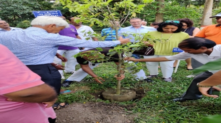 US Delegation visit at Lions Safari Park - 9 May 2022