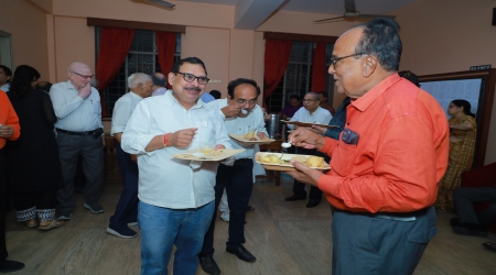 A delightful light refreshment, thoughtfully arranged by Shri Mohanlal Ji Agarwal, was enjoyed by all members and guests